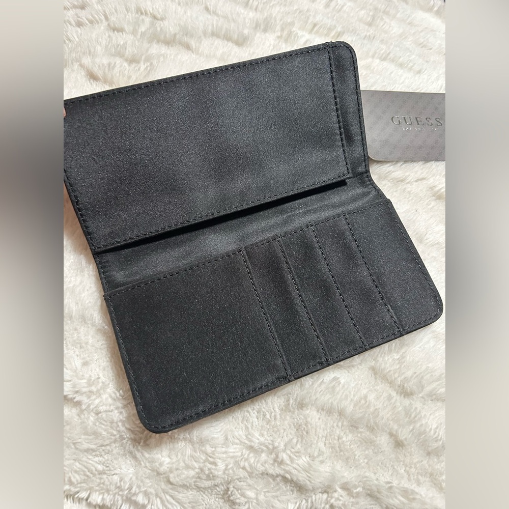 Guess wallet inside flap - Picture 3 of 4